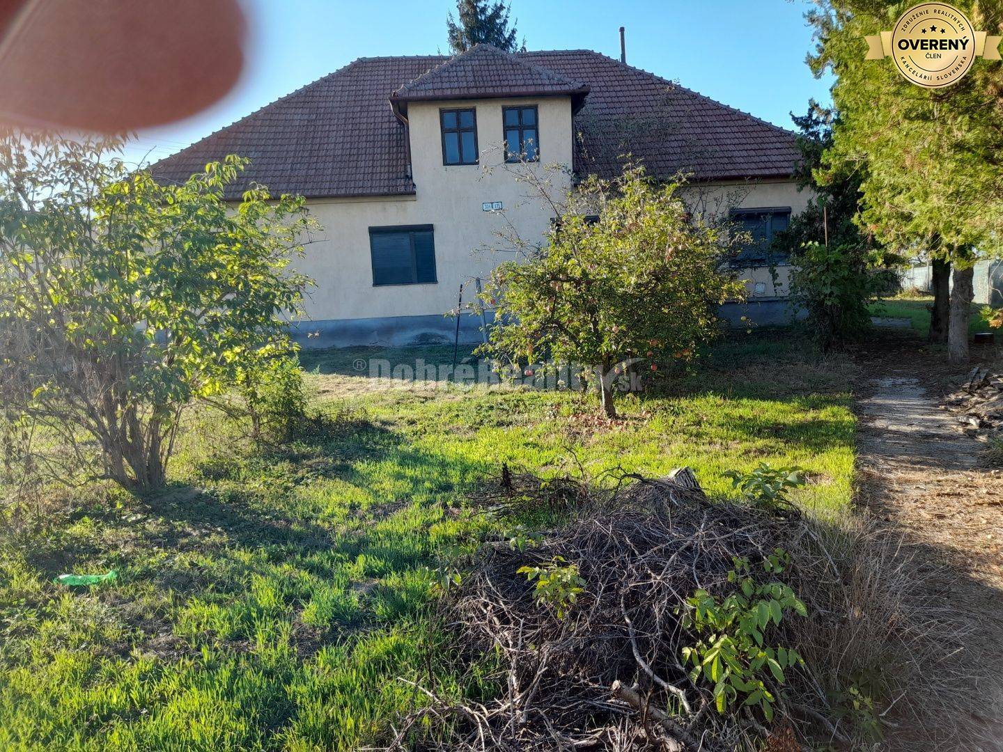 Rodinný dvojdom Zemné