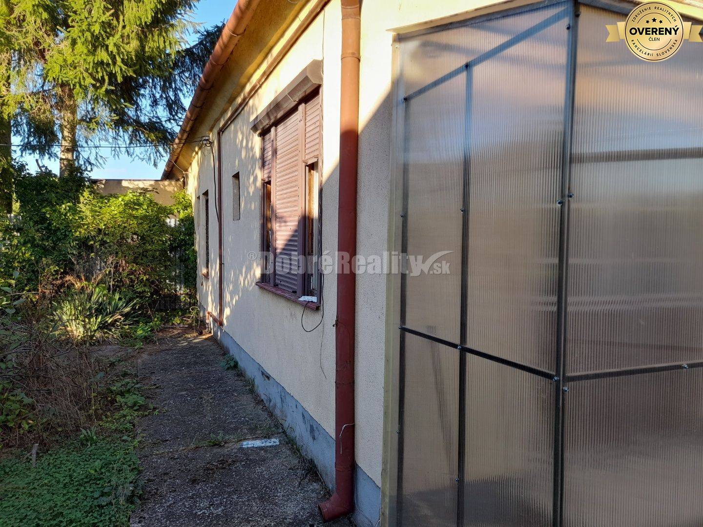 Rodinný dvojdom Zemné