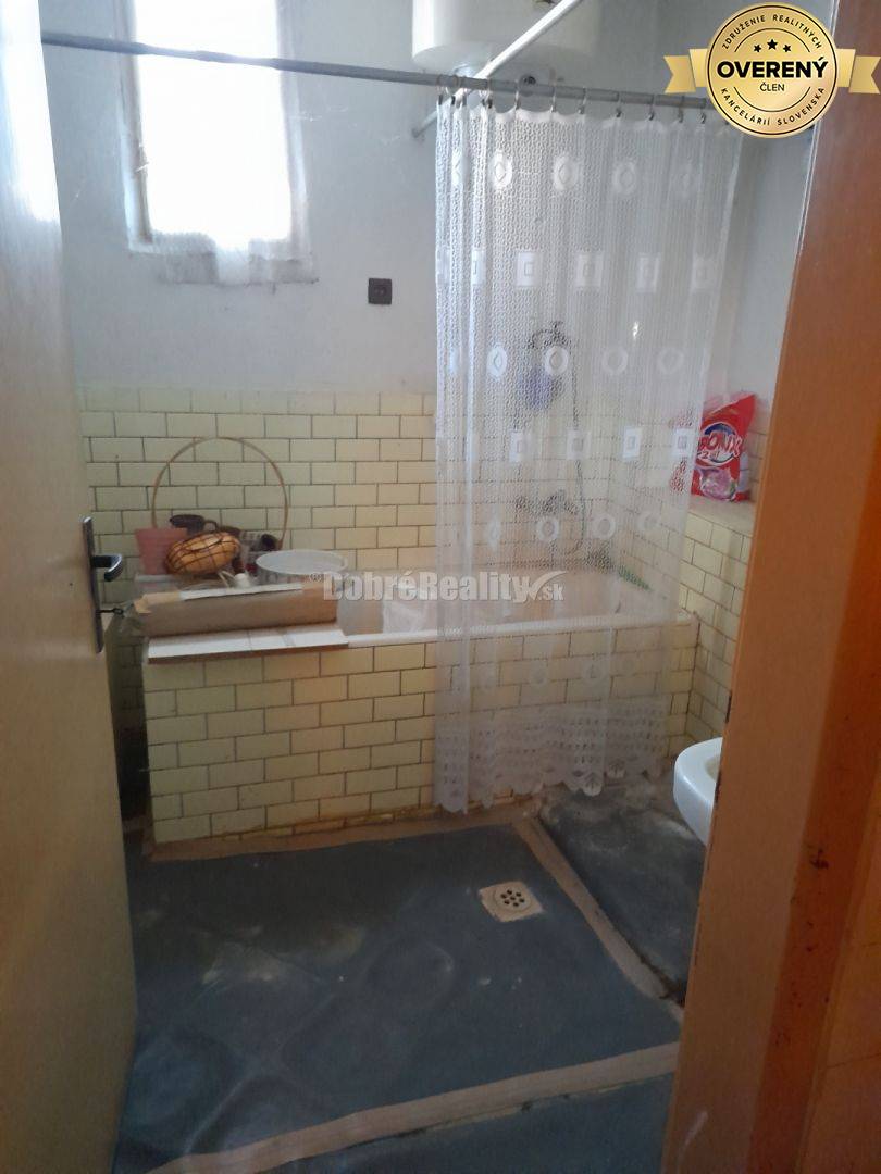 Rodinný dvojdom Zemné