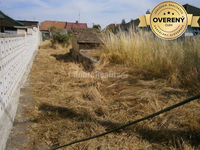 REZERVOVANÝ! Stavebný pozemok v meste Nové Zámky na predaj !