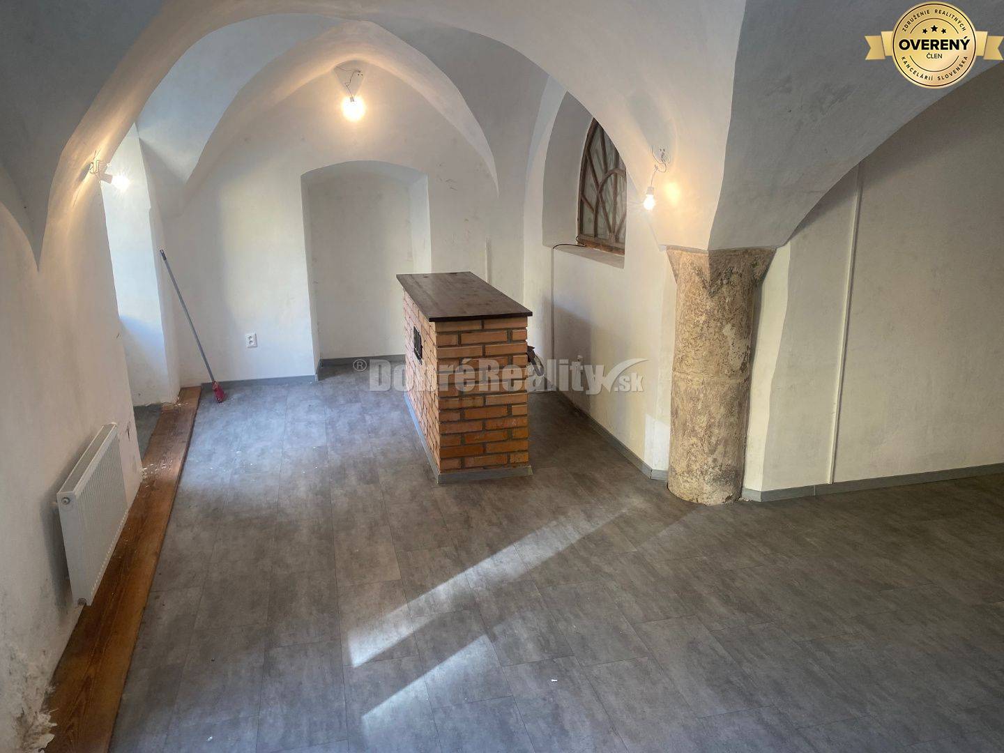 PREDAJ - investičná príležitosť - historocká budova Banská Štiavnica -