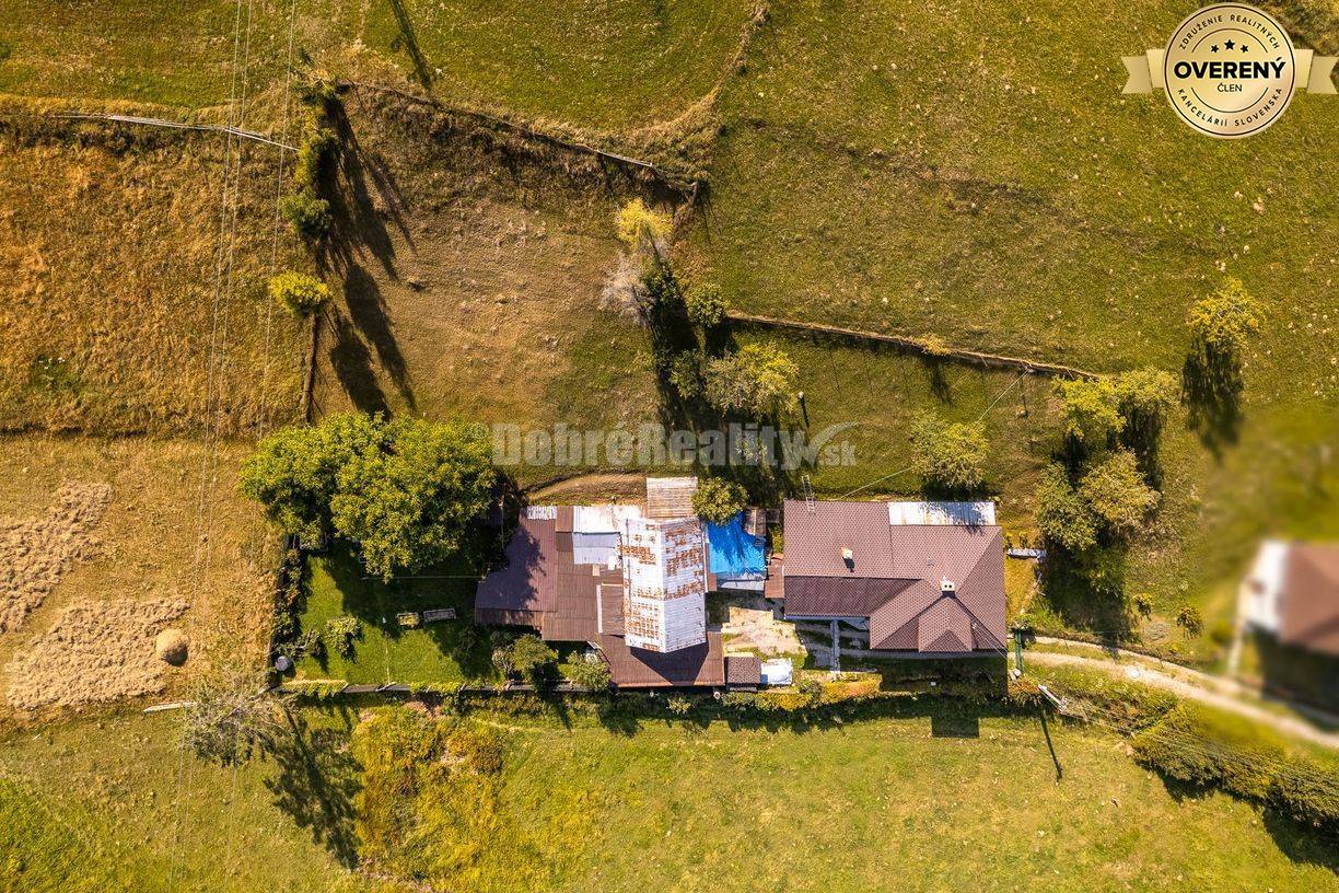 PREDAJ: Poctivý rodinný dom s prístavbou na konci ulice, 330 m2, Čiern