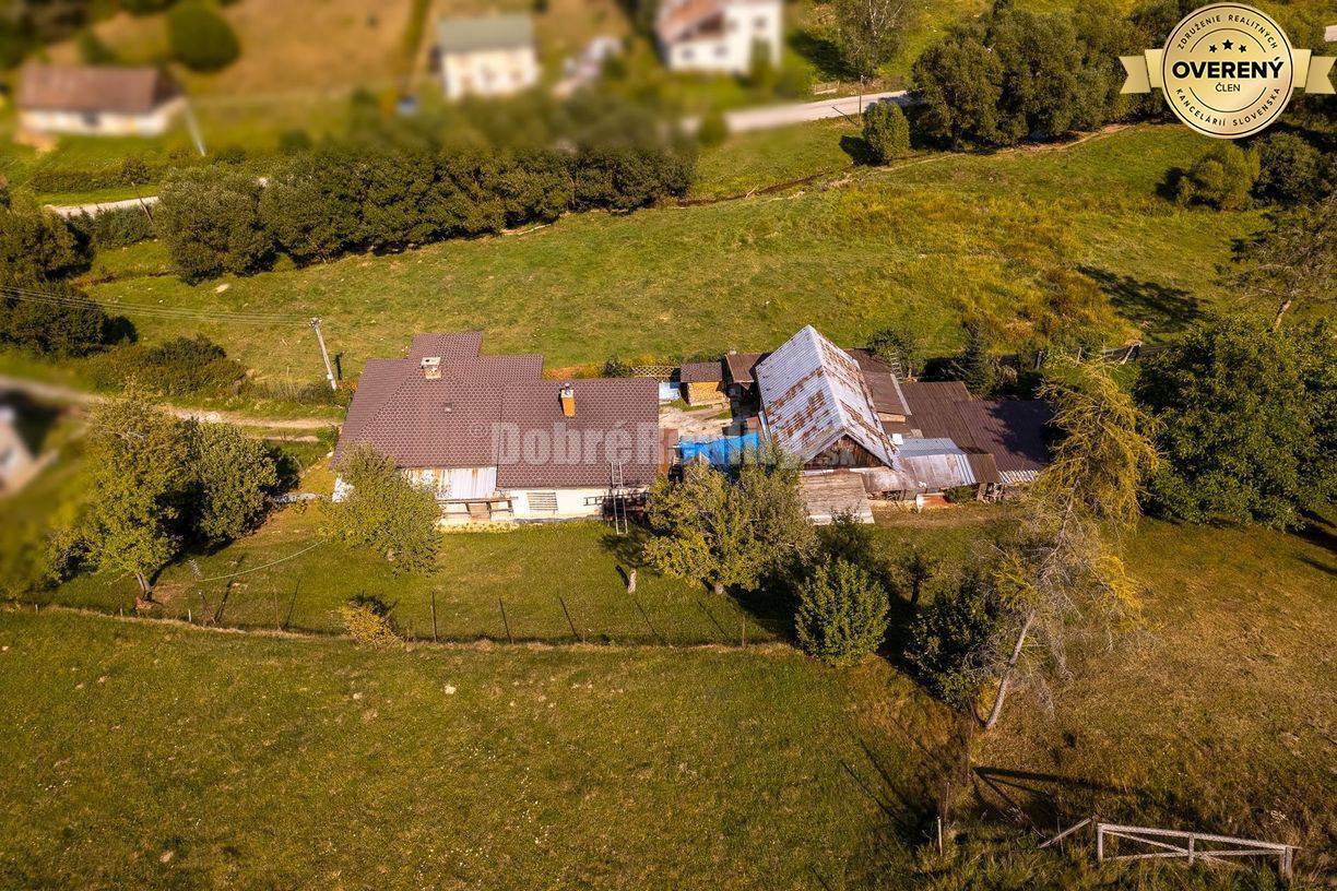 PREDAJ: Poctivý rodinný dom s prístavbou na konci ulice, 330 m2, Čiern