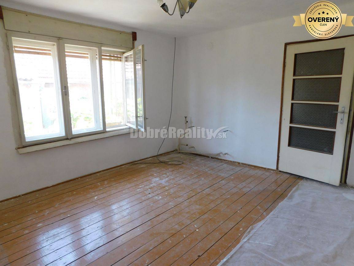 Ponúkame Vám na predaj 4-izb. rodinný dom vo Dvoroch nad Žitavou len 8