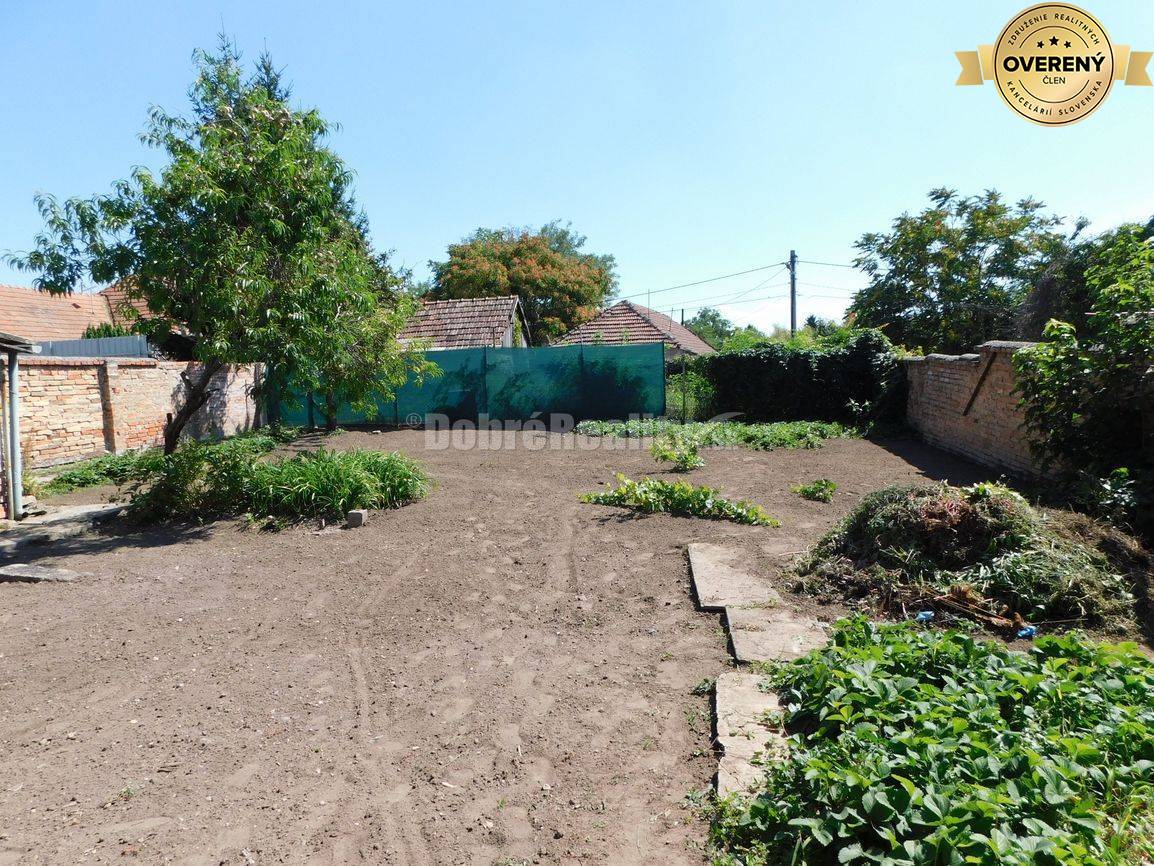 Ponúkame Vám na predaj 4-izb. rodinný dom vo Dvoroch nad Žitavou len 8