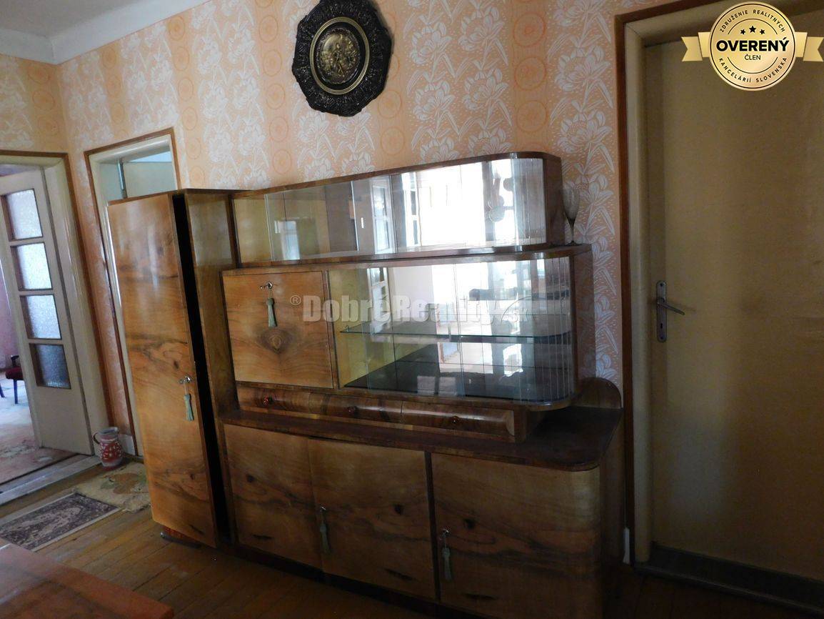 Ponúkame Vám na predaj 4-izb. rodinný dom vo Dvoroch nad Žitavou len 8