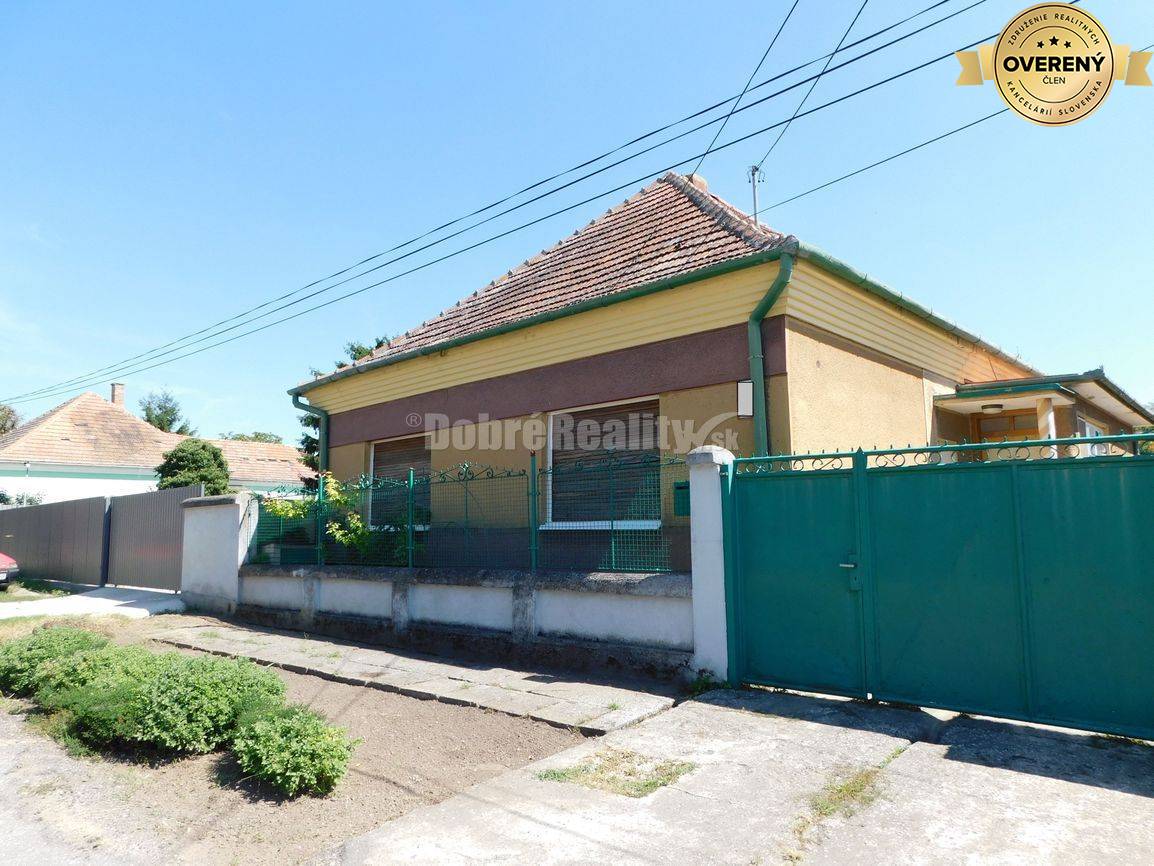 Ponúkame Vám na predaj 4-izb. rodinný dom vo Dvoroch nad Žitavou len 8