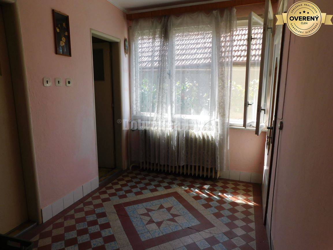 Ponúkame Vám na predaj 4-izb. rodinný dom vo Dvoroch nad Žitavou len 8