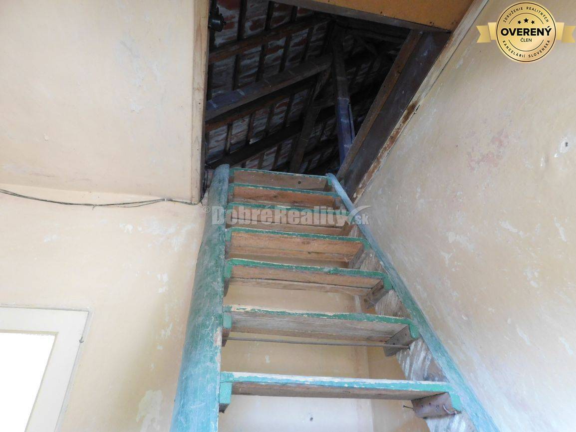 Ponúkame Vám na predaj 4-izb. rodinný dom vo Dvoroch nad Žitavou len 8
