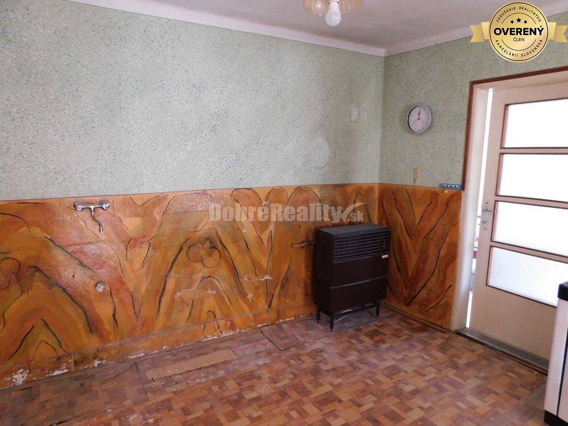 Ponúkame Vám na predaj 4-izb. rodinný dom vo Dvoroch nad Žitavou len 8
