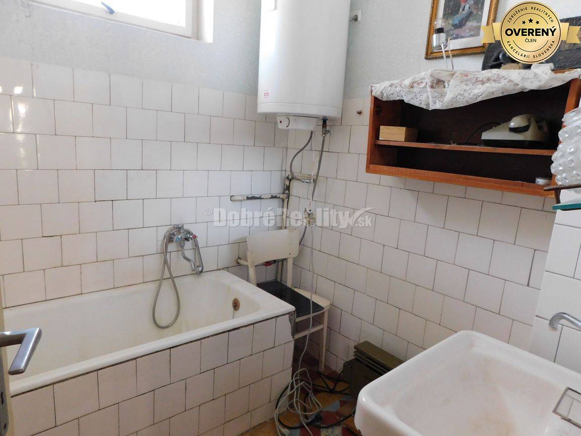 Ponúkame Vám na predaj 4-izb. rodinný dom vo Dvoroch nad Žitavou len 8