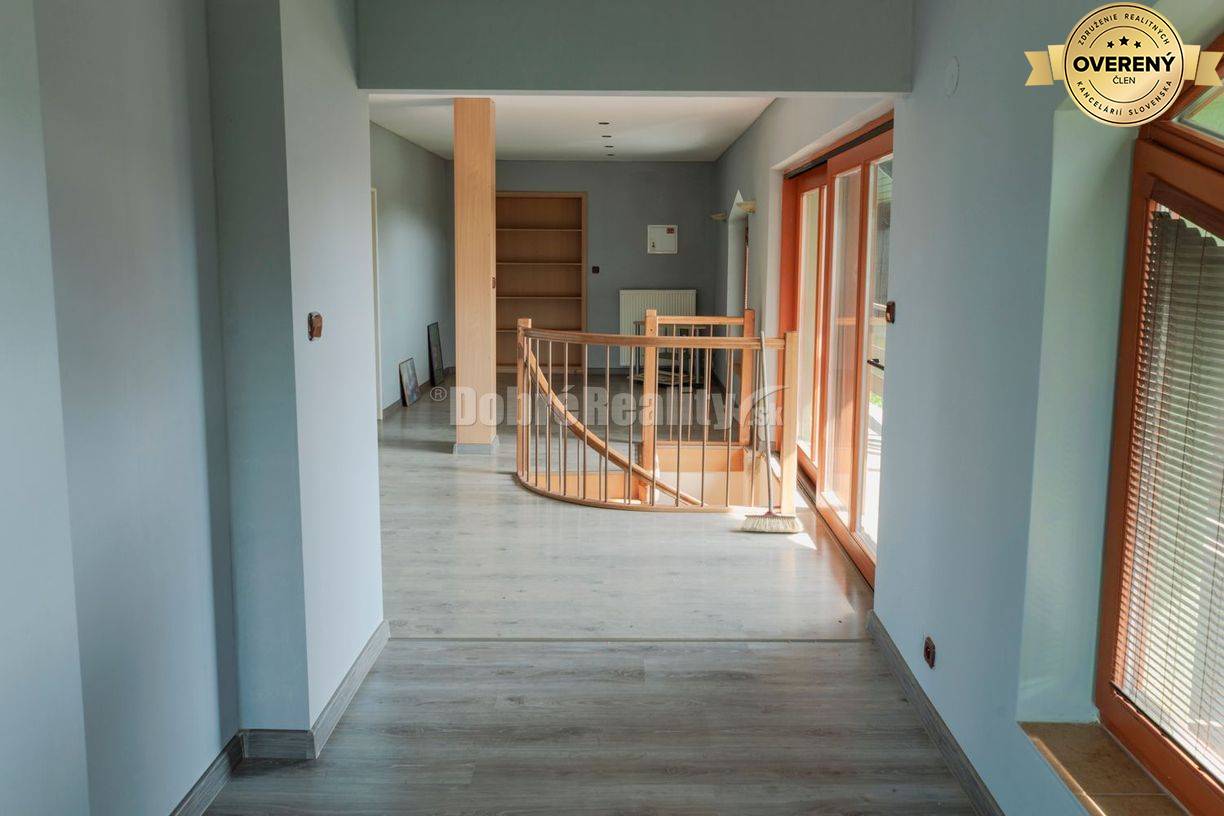 Ponúkame na predaj 2 rodinné domy na jednom pozemku v obci Dvory nad Ž