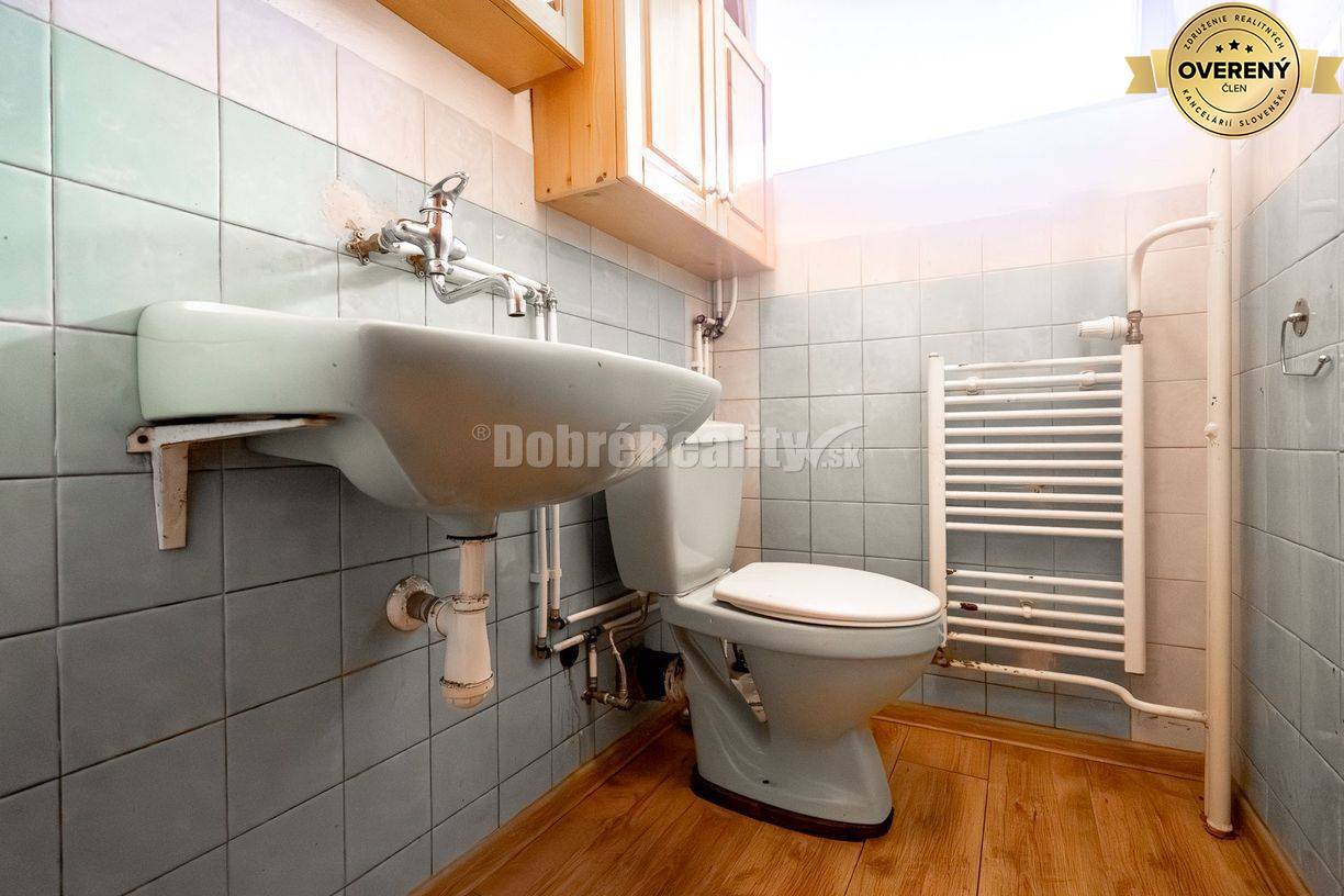 REZERVOVANÝ: 5 izbový rodinný dom pod Urbanovým vrchom, 303 m2, Čierny