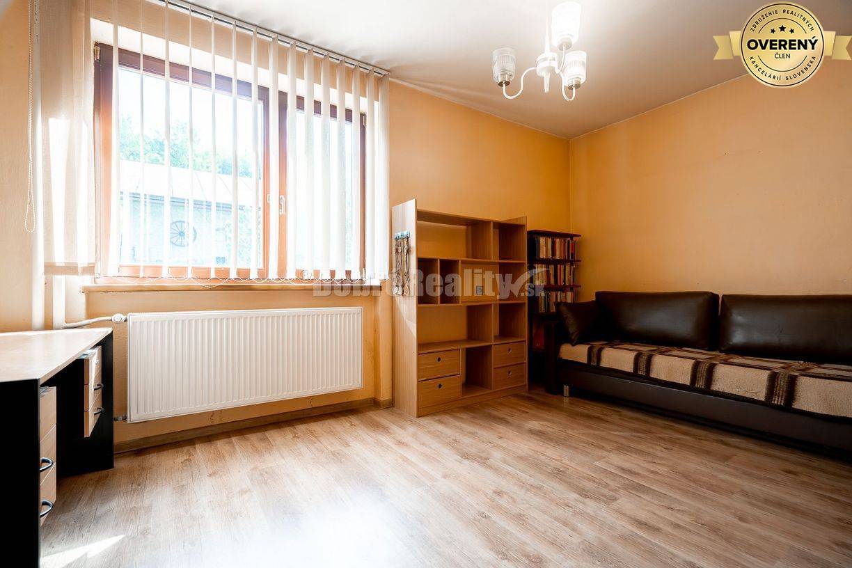 REZERVOVANÝ: 5 izbový rodinný dom pod Urbanovým vrchom, 303 m2, Čierny