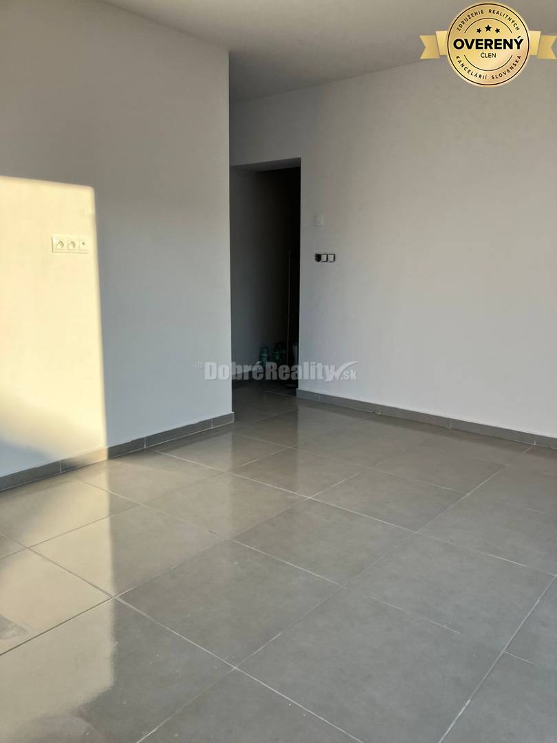 Ponúkame Vám na predaj 3 - izbový rodinný dom po kompletnej rekonštruk