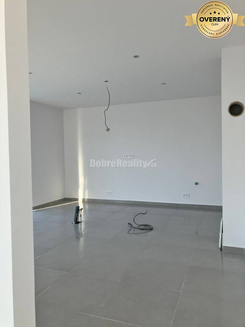 Ponúkame Vám na predaj 3 - izbový rodinný dom po kompletnej rekonštruk