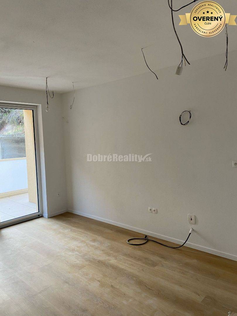 Štýlová novostavba 3-izbového bytu s terasou v obci Banka, len na skok