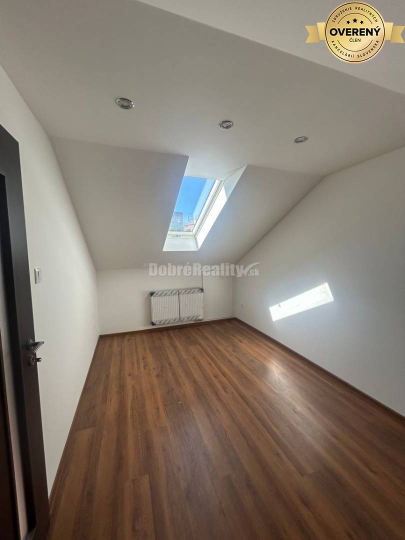 Prenájom podkrovného 1izb bytu pri Gymnáziu