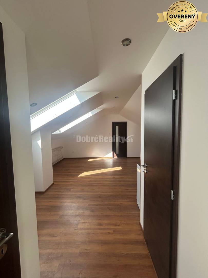 Prenájom podkrovného 1izb bytu pri Gymnáziu