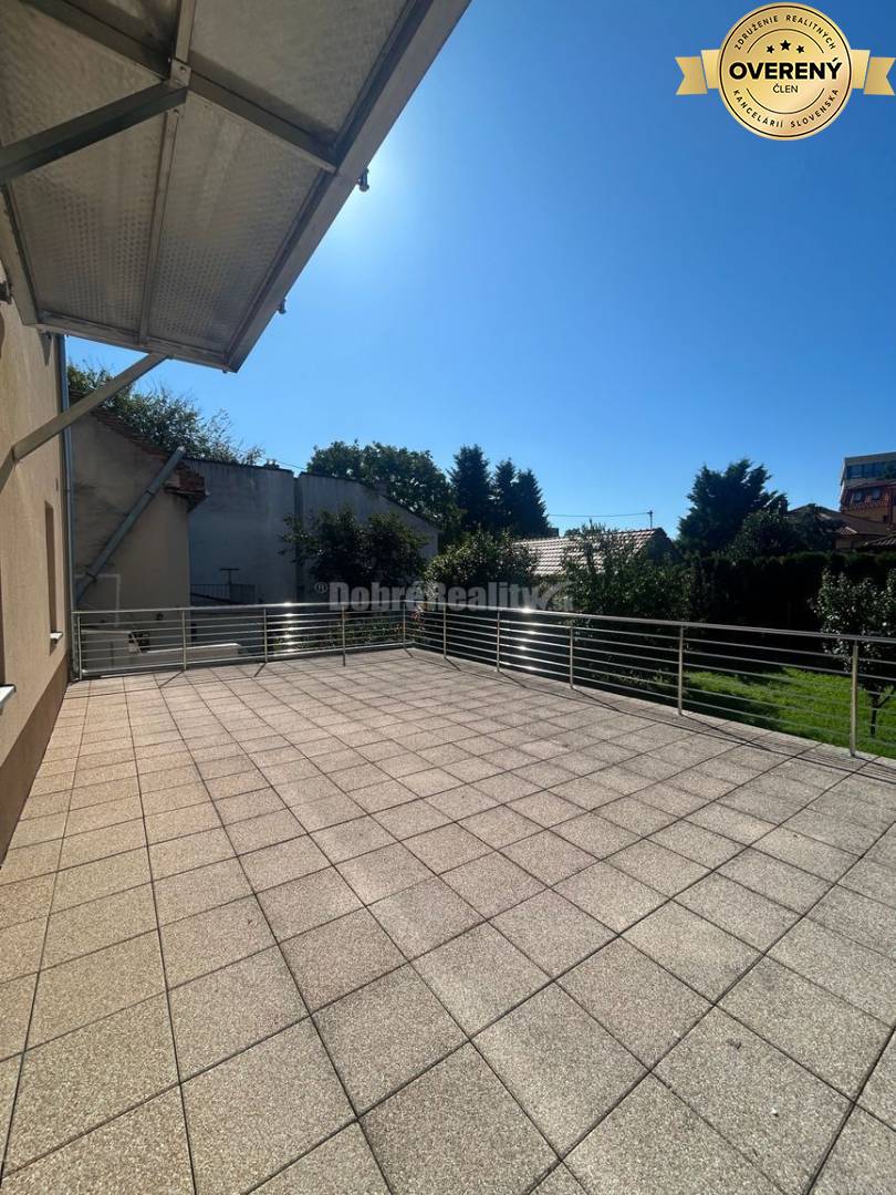 Prenájom 3izb bytu s veľkou terasou  pri Gymnáziu