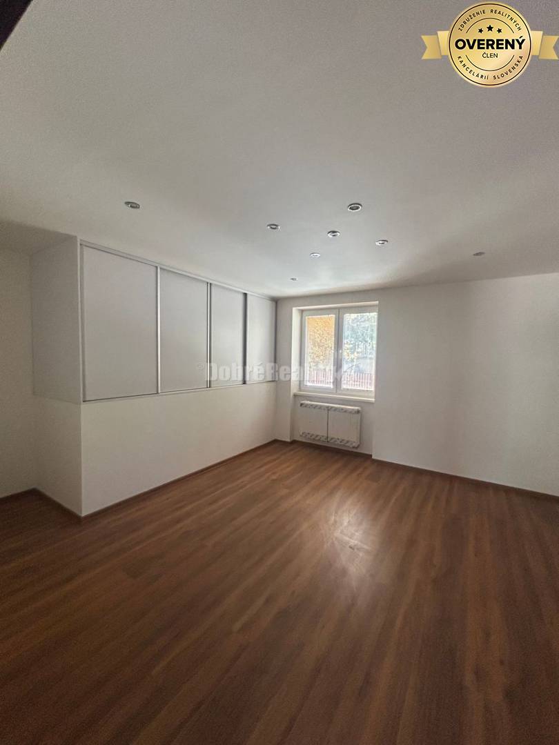 Prenájom 3izb bytu s veľkou terasou  pri Gymnáziu