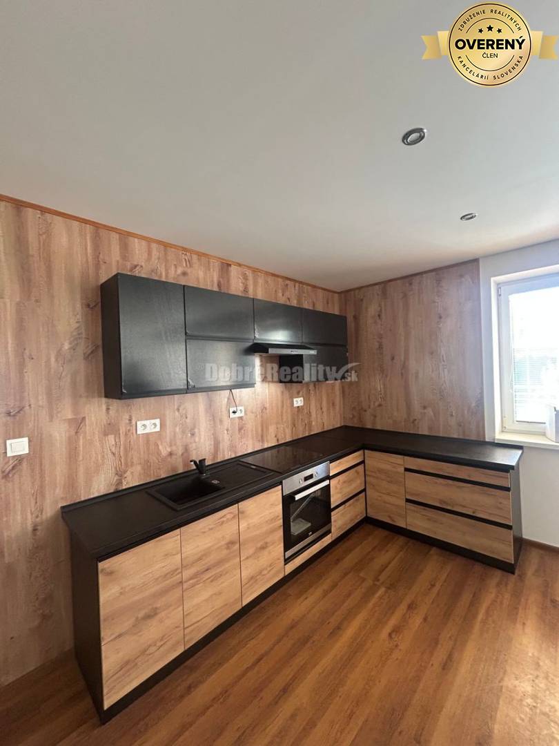 Rezervované : Prenájom 3izb bytu s veľkou terasou pri Gymnáziu