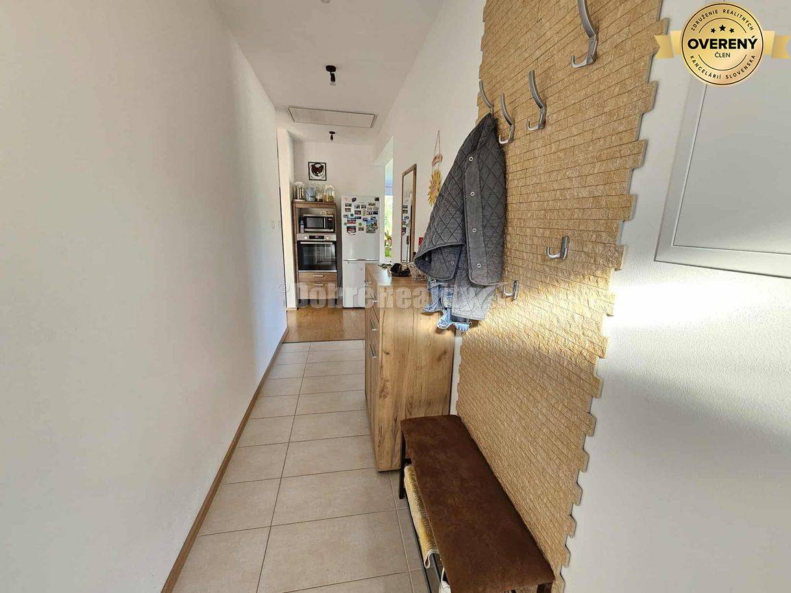 ZNÍŽENÁ CENA! MODERNÁ 4 roč.NOVOSTAVBA - NA PREDAJ v obci BABINDOL