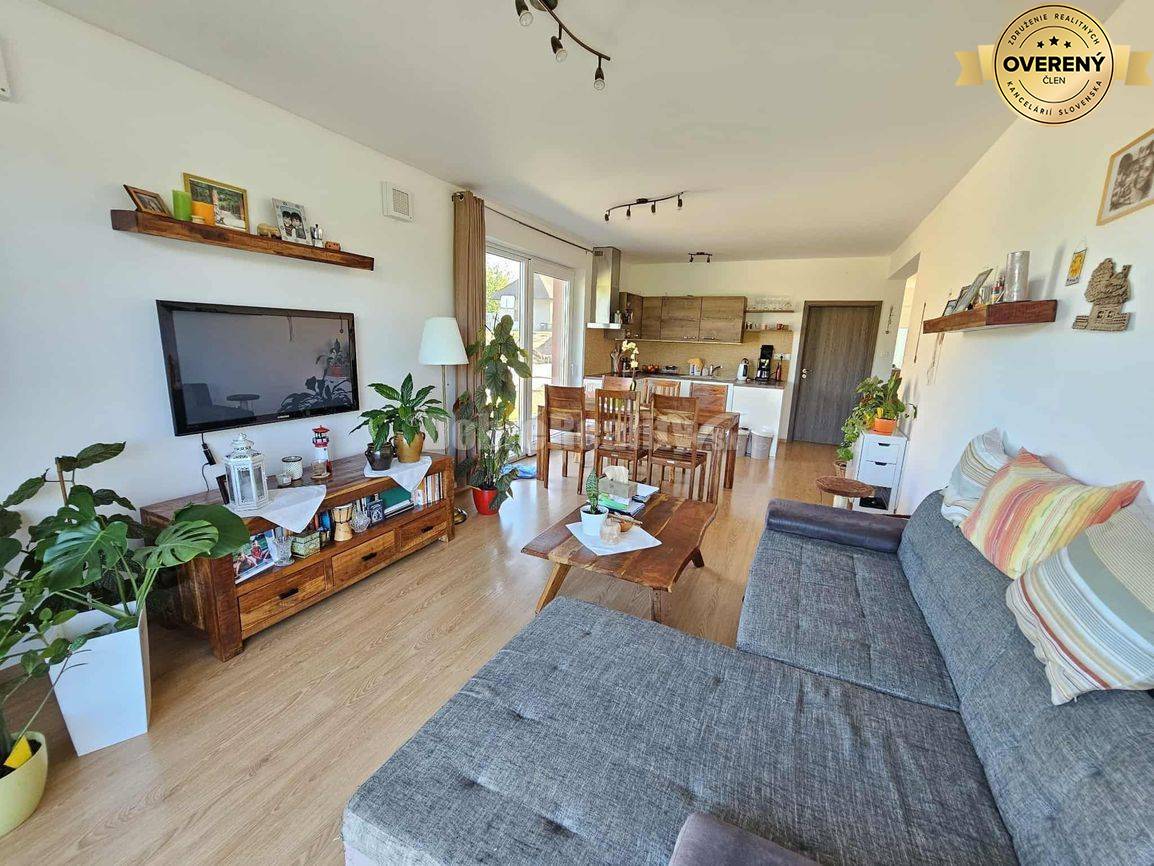 ZNÍŽENÁ CENA! MODERNÁ 4 roč.NOVOSTAVBA - NA PREDAJ v obci BABINDOL