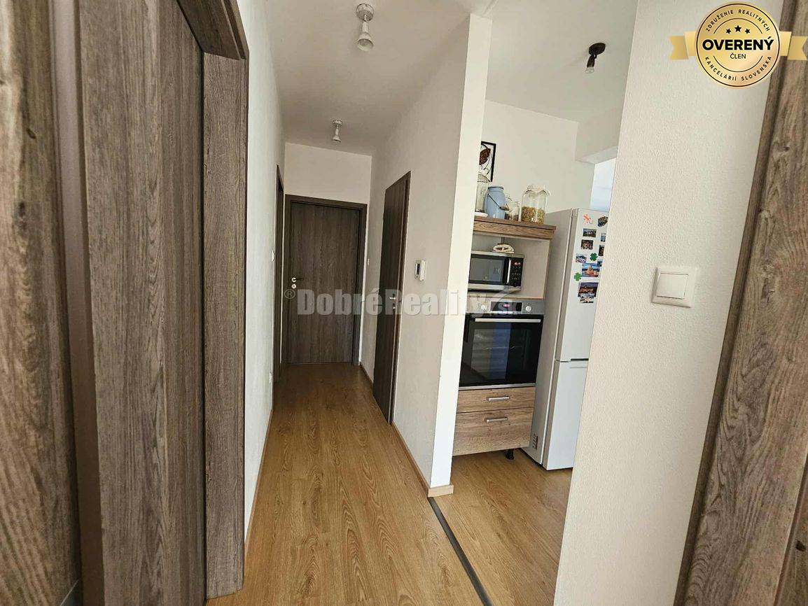 ZNÍŽENÁ CENA! MODERNÁ 4 roč.NOVOSTAVBA - NA PREDAJ v obci BABINDOL