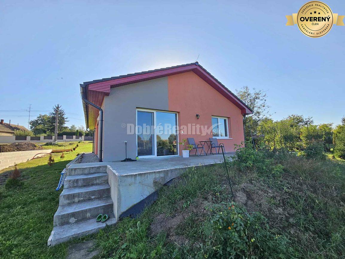 ZNÍŽENÁ CENA! MODERNÁ 4 roč.NOVOSTAVBA - NA PREDAJ v obci BABINDOL