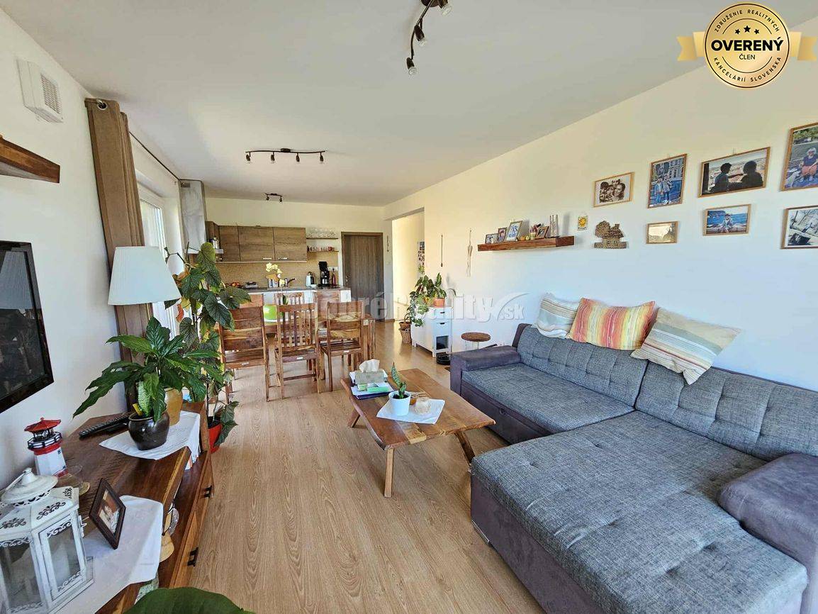 ZNÍŽENÁ CENA! MODERNÁ 4 roč.NOVOSTAVBA - NA PREDAJ v obci BABINDOL