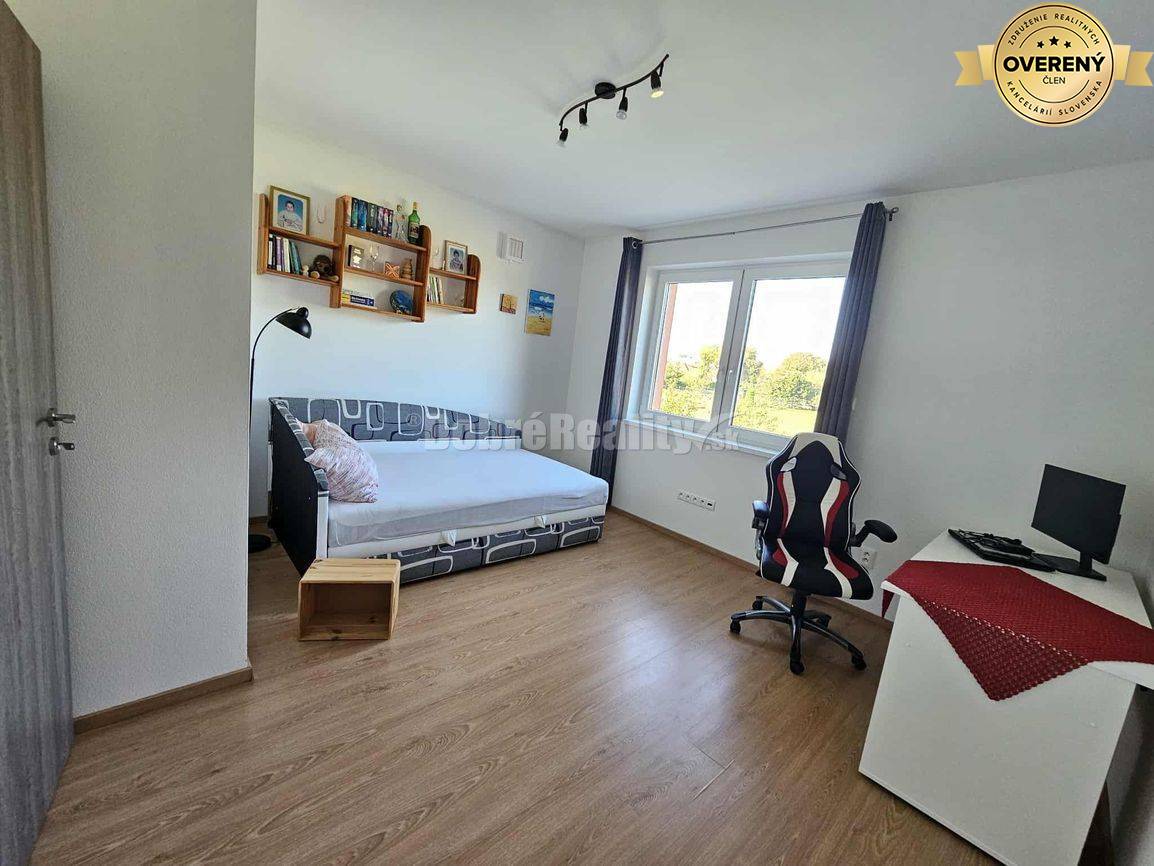 ZNÍŽENÁ CENA! MODERNÁ 4 roč.NOVOSTAVBA - NA PREDAJ v obci BABINDOL