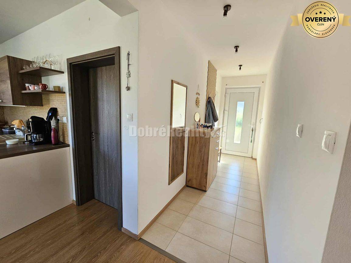 ZNÍŽENÁ CENA! MODERNÁ 4 roč.NOVOSTAVBA - NA PREDAJ v obci BABINDOL