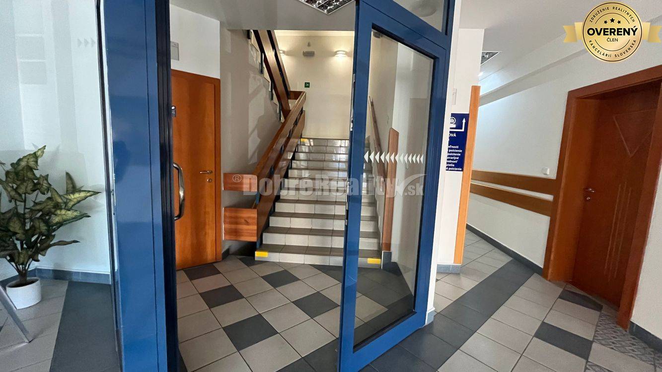DOBRÉ REALITY - Priestory na prenájom, 20 m2, budova Allianz, Záhradní