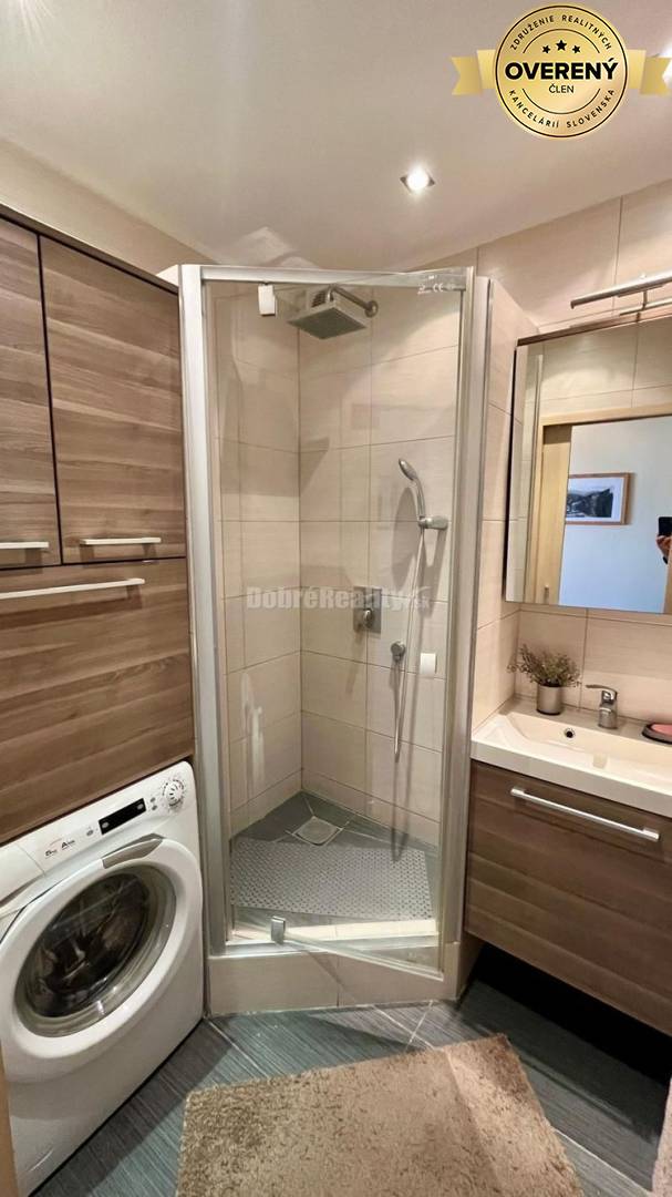 Zariadený 4 izbový byt Nové Zámky s dvomi balkónmi