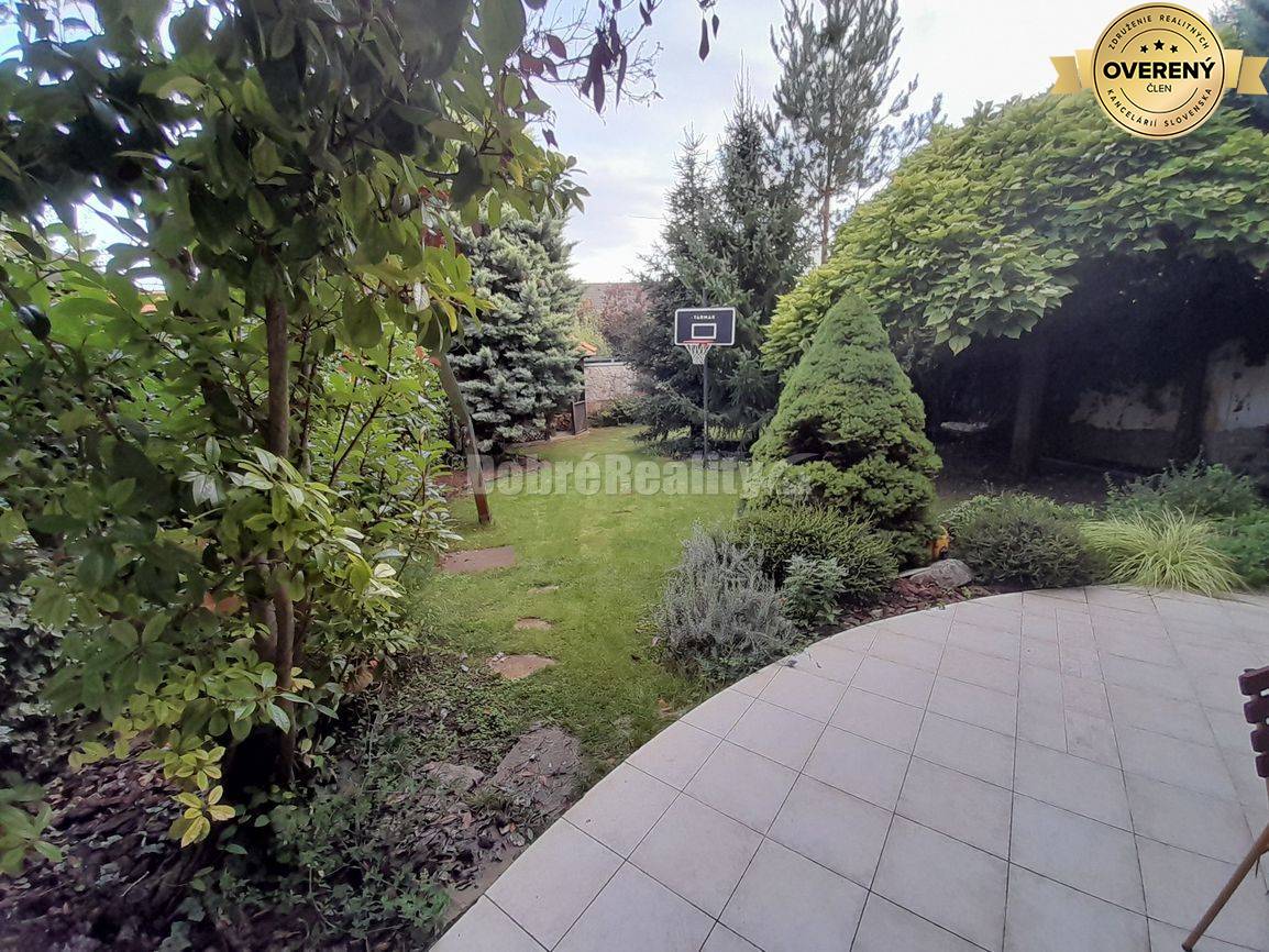 Nadštandartný 6 izbový rodinný dom v Nových Zámkoch