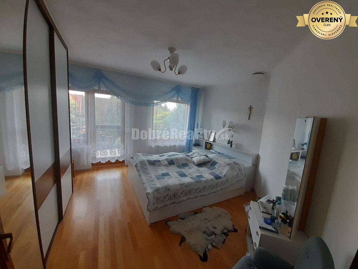 Nadštandartný 6 izbový rodinný dom v Nových Zámkoch