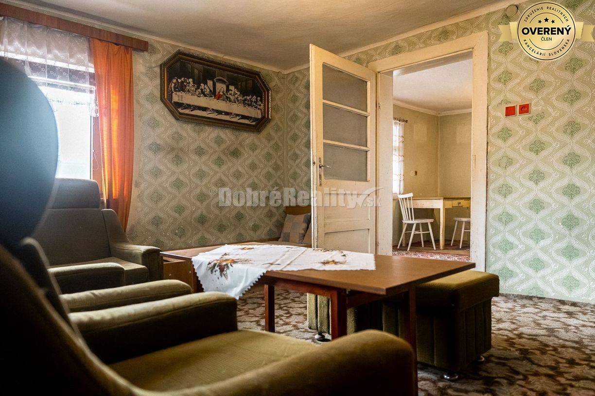 PREDAJ: Drevenica pri Ždiarskom potoku s príjemnou verandou, 135 m2, P