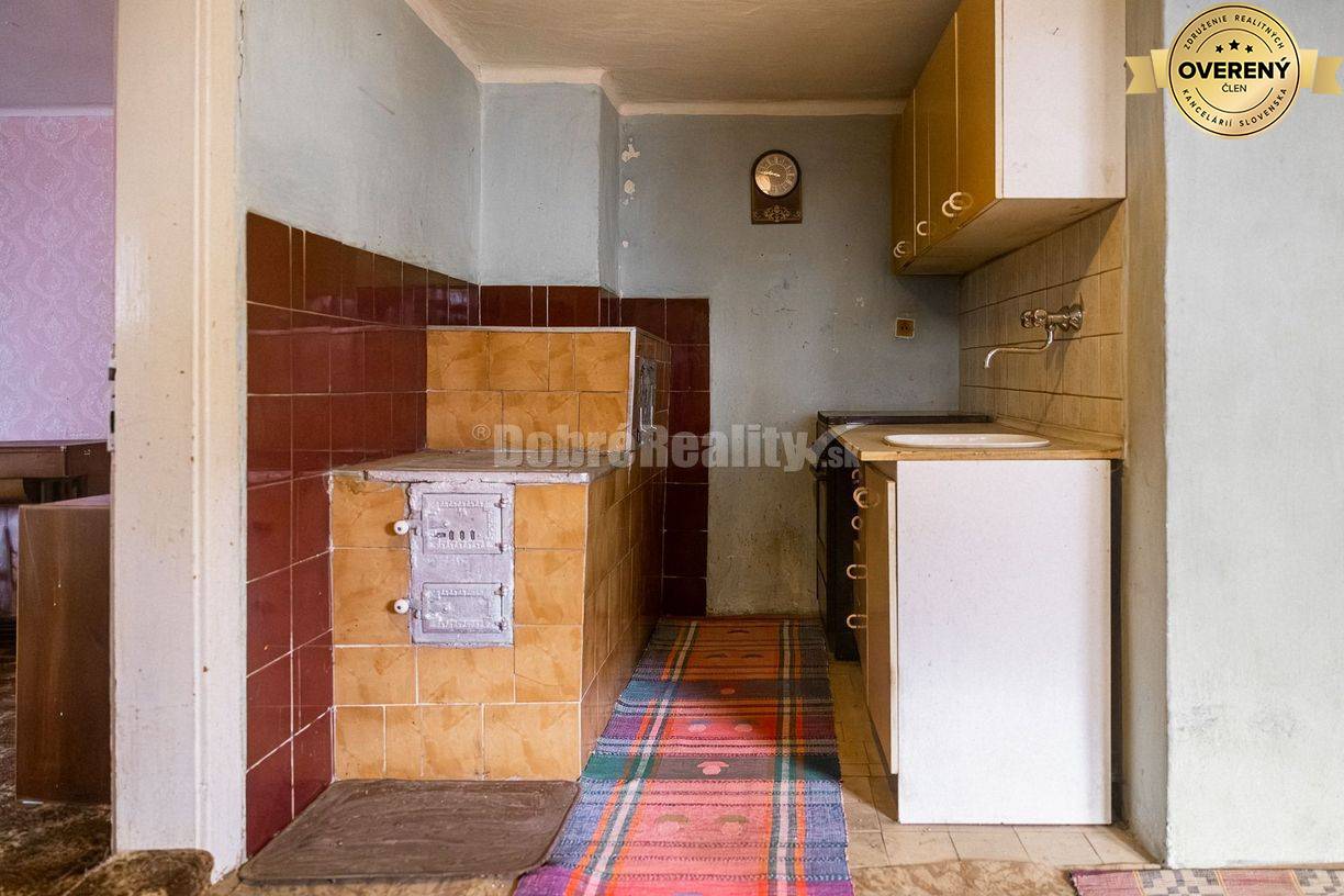 PREDAJ: Drevenica pri Ždiarskom potoku s príjemnou verandou, 135 m2, P