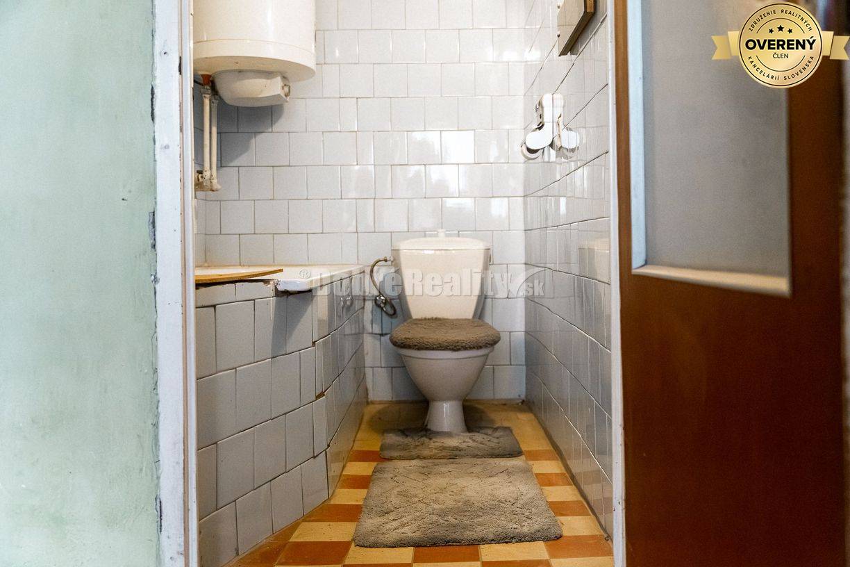 PREDAJ: Drevenica pri Ždiarskom potoku s príjemnou verandou, 135 m2, P