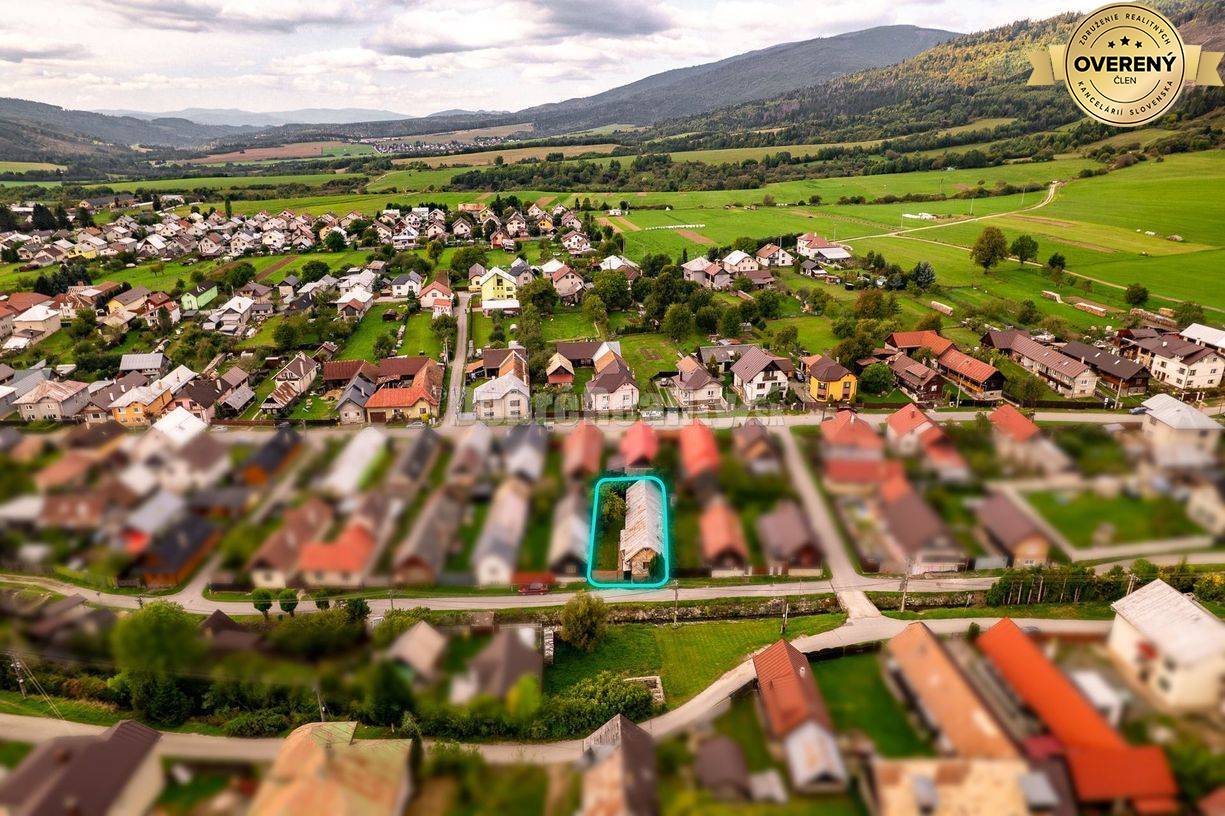 PREDAJ: Drevenica pri Ždiarskom potoku s príjemnou verandou, 135 m2, P