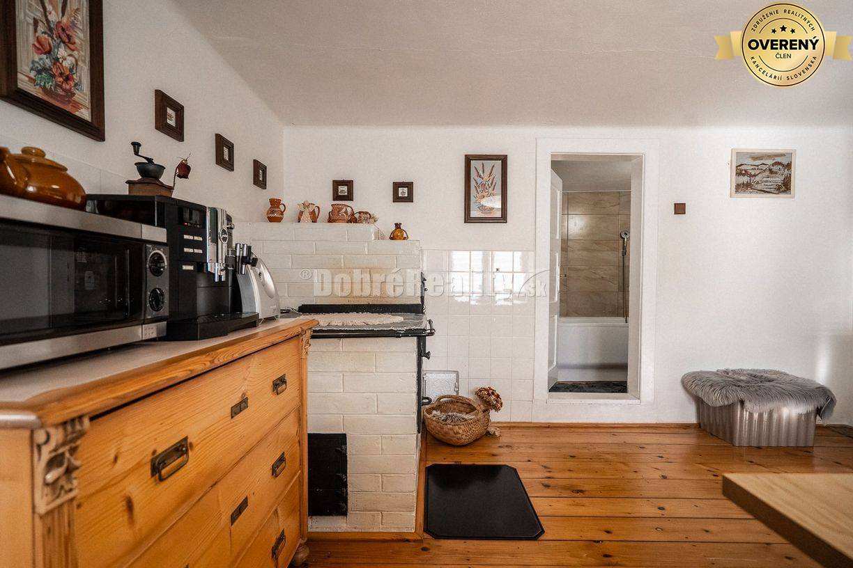 PREDAJ: Dom s dvoma bytmi, terasou a záhradou – priestor pre pokojný ž