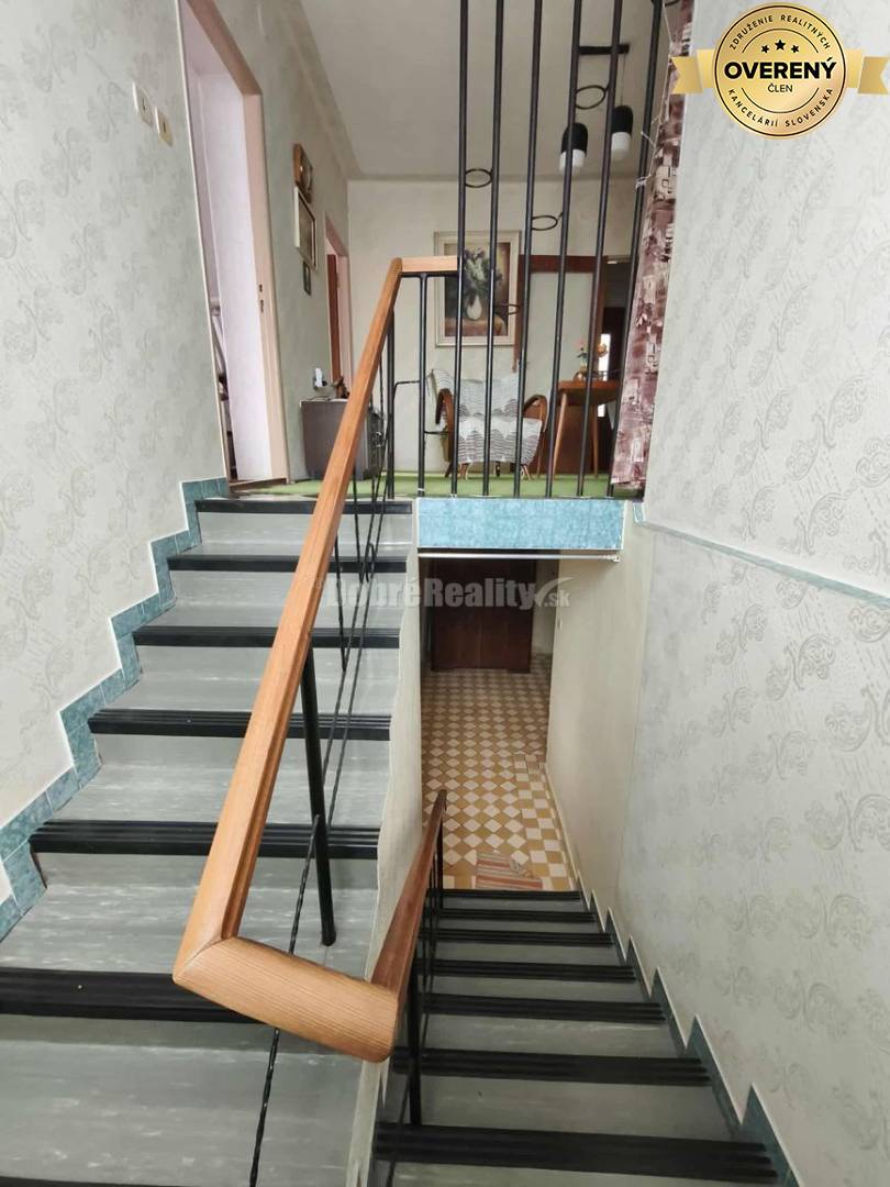 Dobré Reality Vám ponúkajú krásny pôvodný rodinný dom v obci Vlčany -