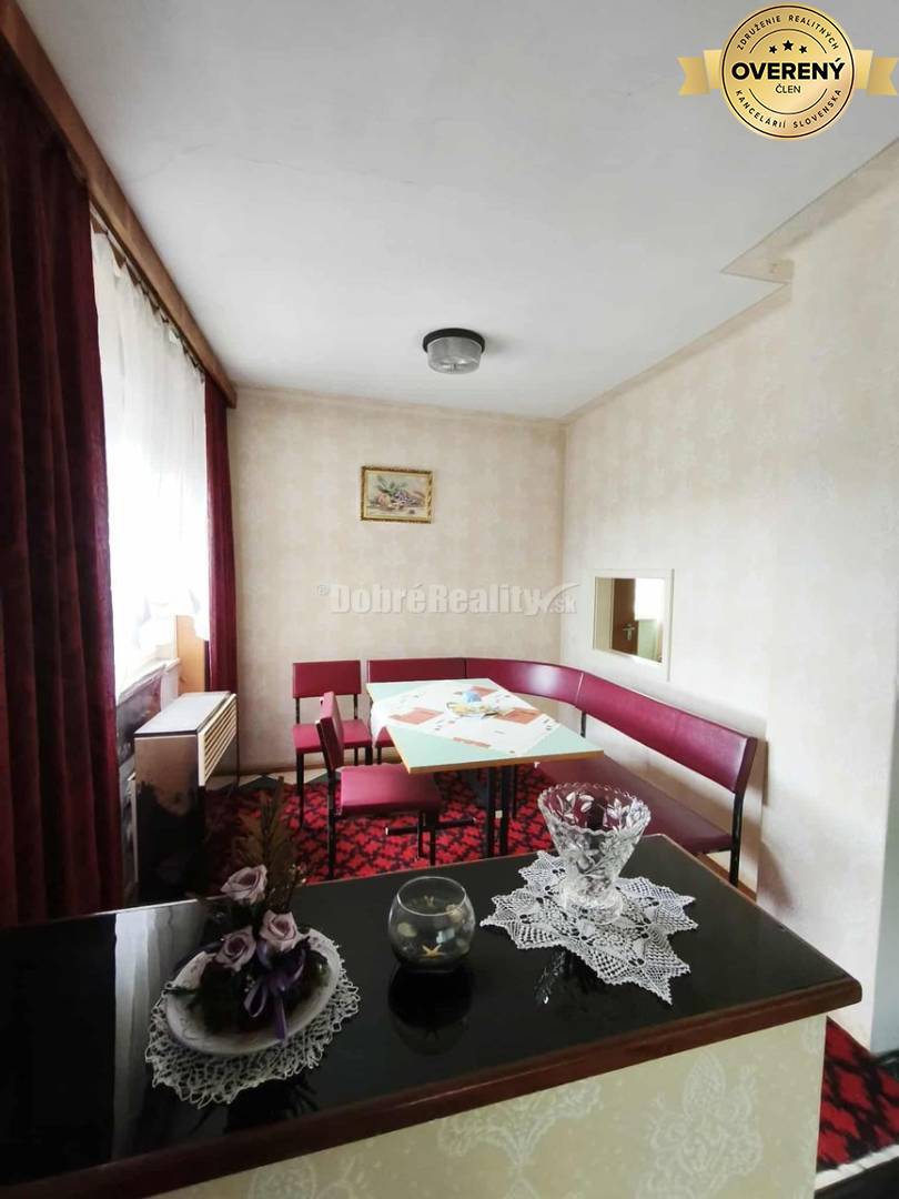 Dobré Reality Vám ponúkajú krásny pôvodný rodinný dom v obci Vlčany -