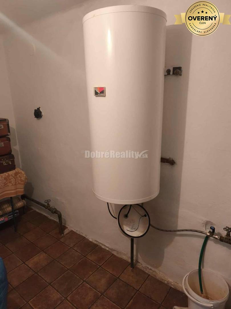 Dobré Reality Vám ponúkajú krásny pôvodný rodinný dom v obci Vlčany -