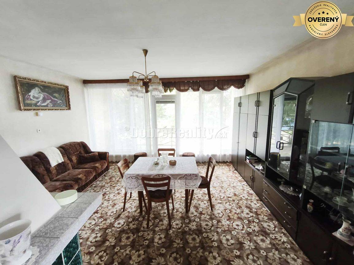 Dobré Reality Vám ponúkajú krásny pôvodný rodinný dom v obci Vlčany -