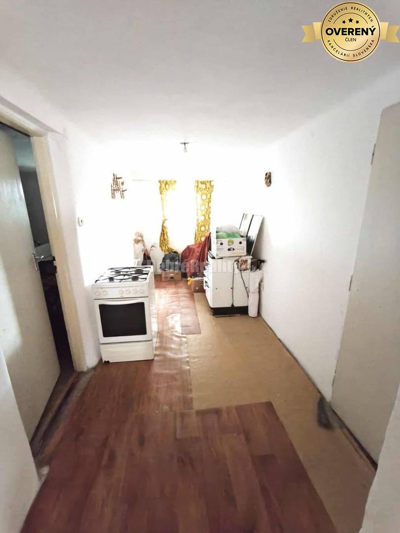 Dobré Reality Vám ponúkajú krásny pôvodný rodinný dom v obci Vlčany -