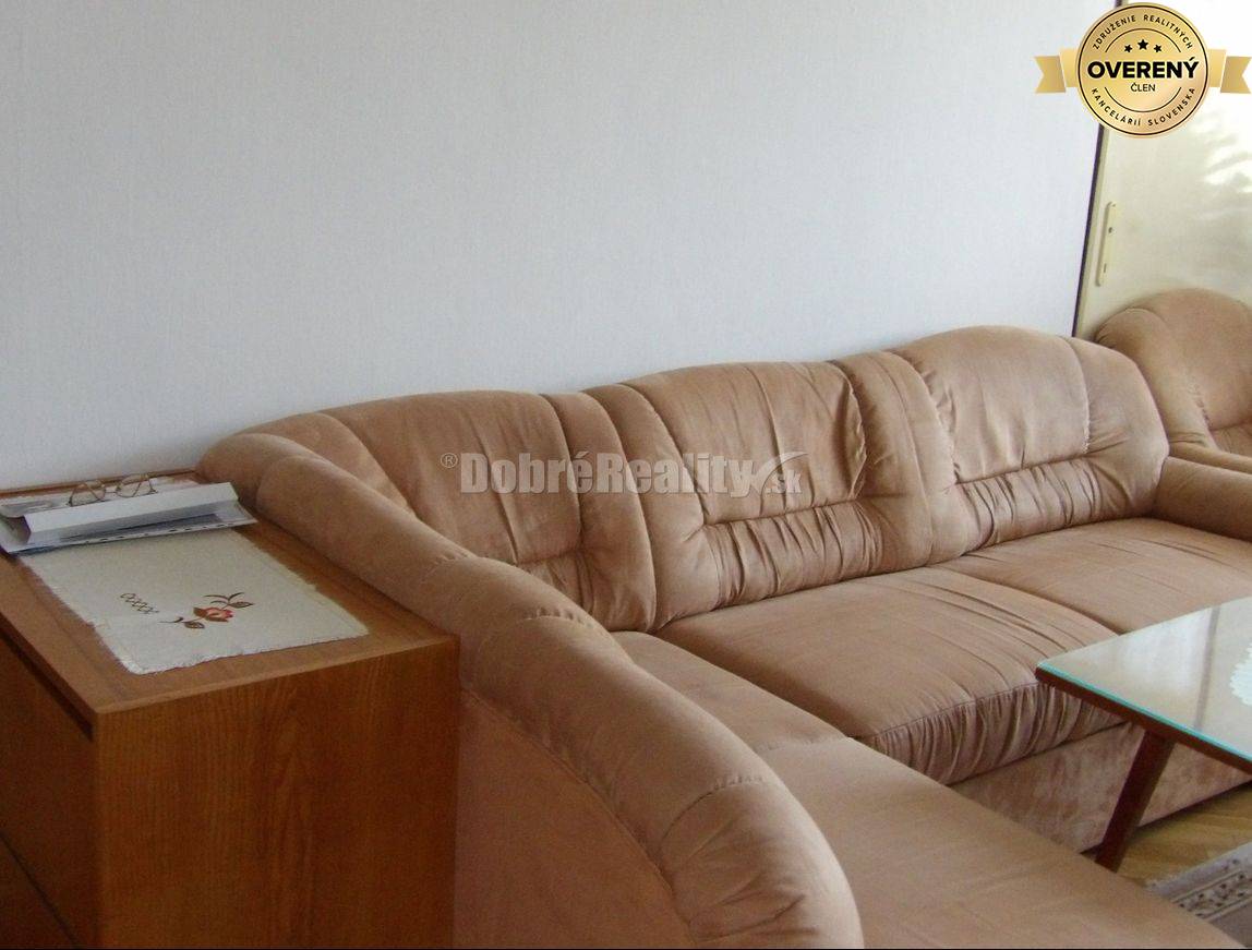 Trojizbák v príjemnej časti Šale na PREDAJ