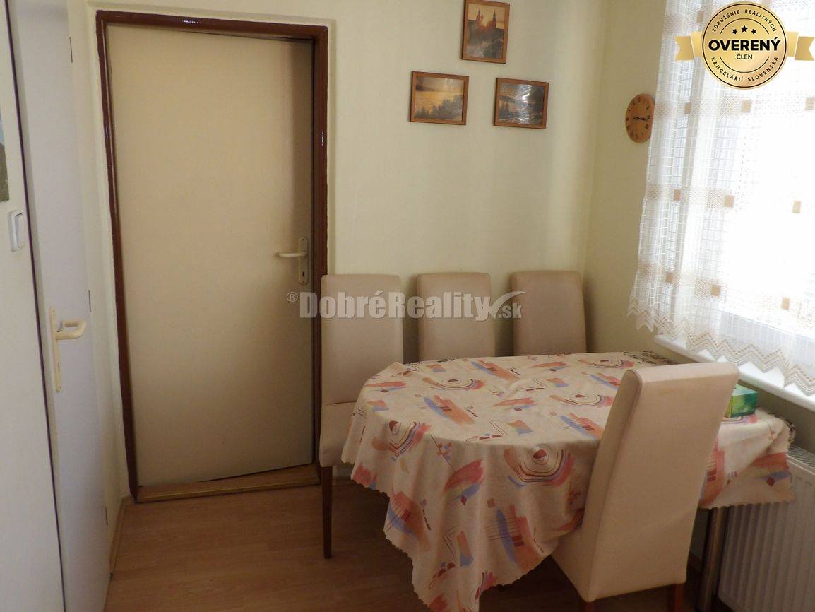 Trojizbák v príjemnej časti Šale na PREDAJ