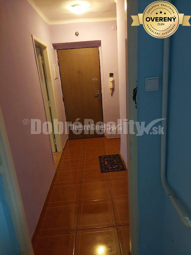 DOBRÉ REALITY - na prenájom 2-izbový tehlový byt s balkónom na starom